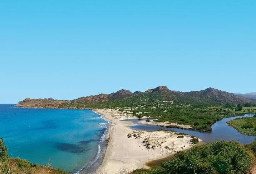 Hotelli Village Camping  De L Ostriconi