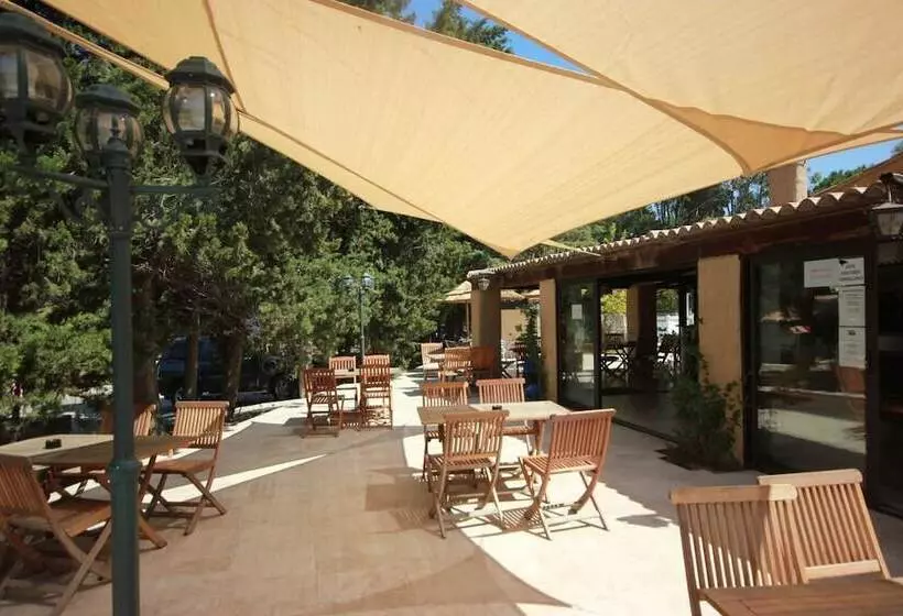 Hotelli Village Camping  De L Ostriconi