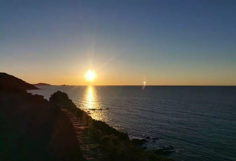 Hotelli Village Camping  De L Ostriconi