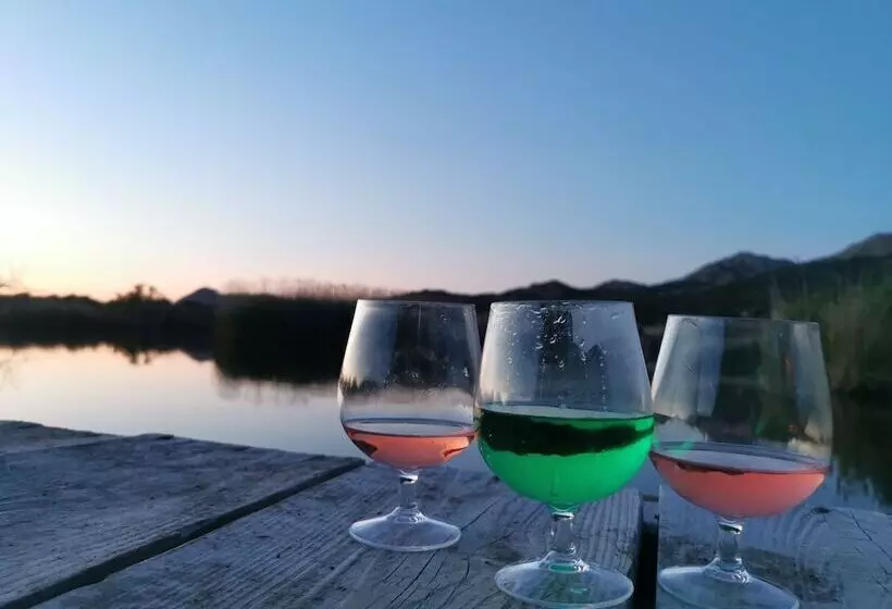 Hotelli Village Camping  De L Ostriconi