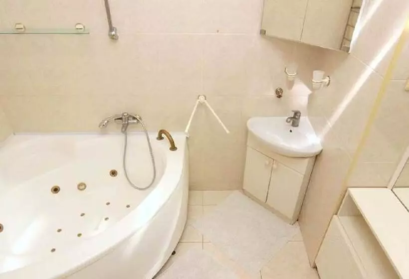 Lakshmi Club Apartment 3 Bedroom