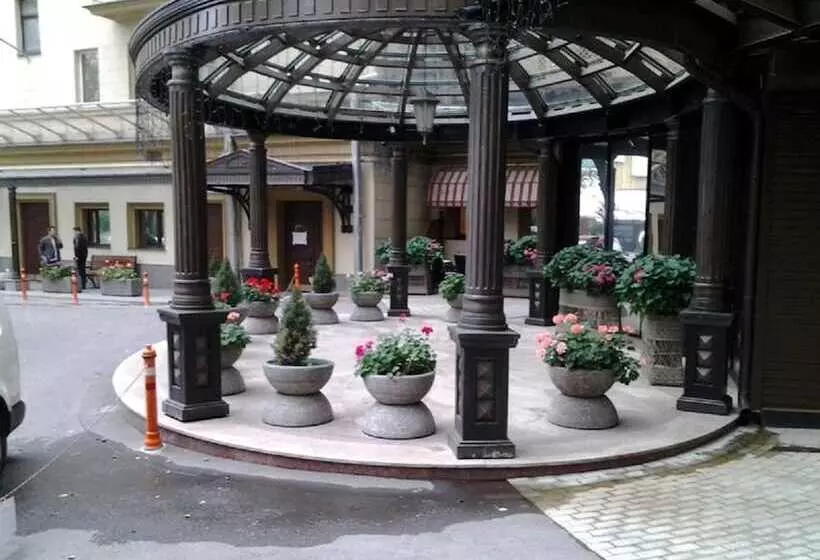 Lakshmi Club Apartment 3 Bedroom