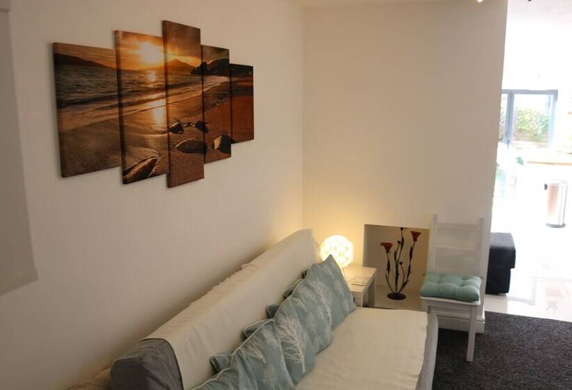 Luxury Victorian Garden Apartment