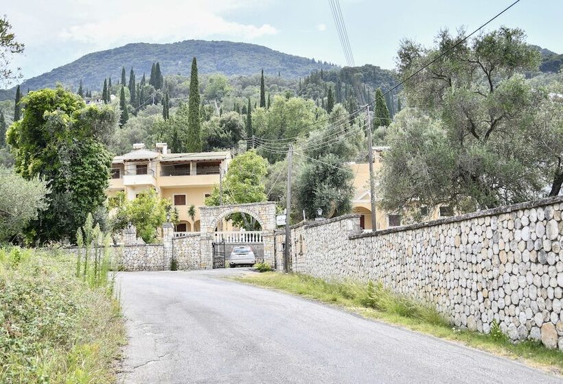 پانسیون Corfu Room