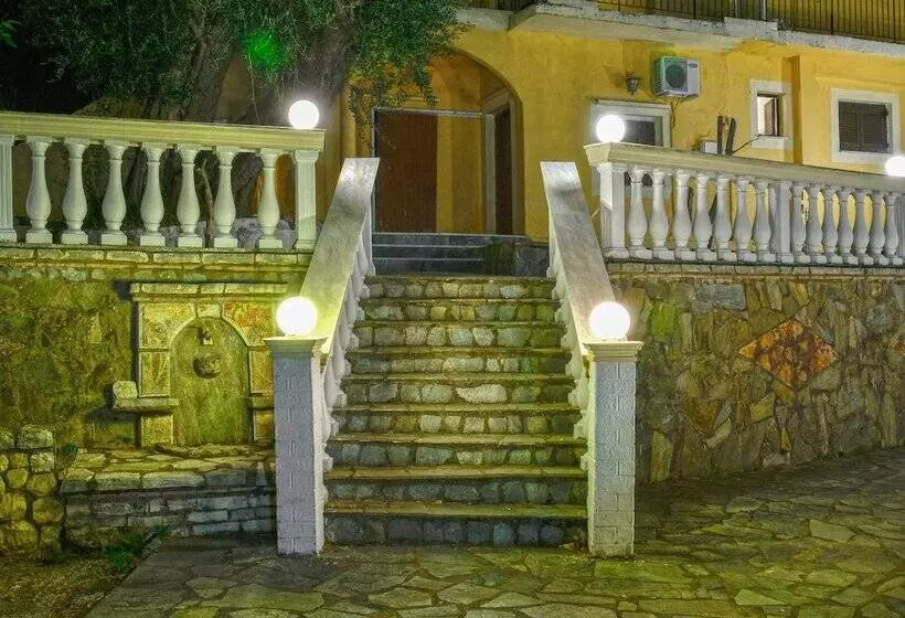 پانسیون Corfu Room