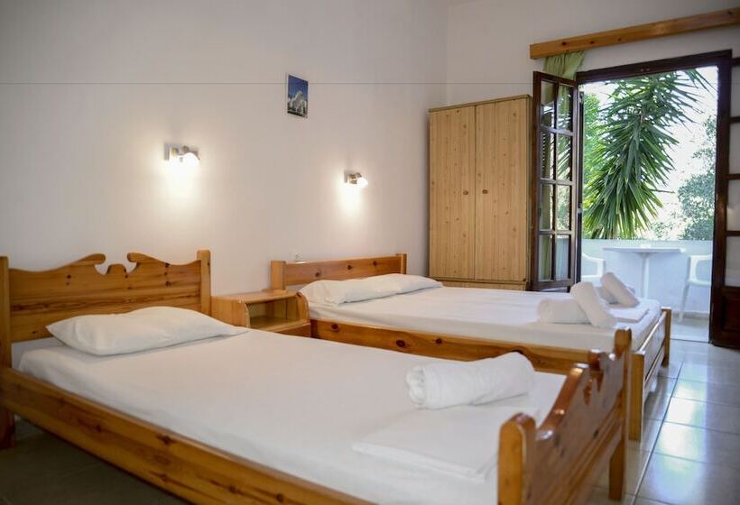 پانسیون Corfu Room