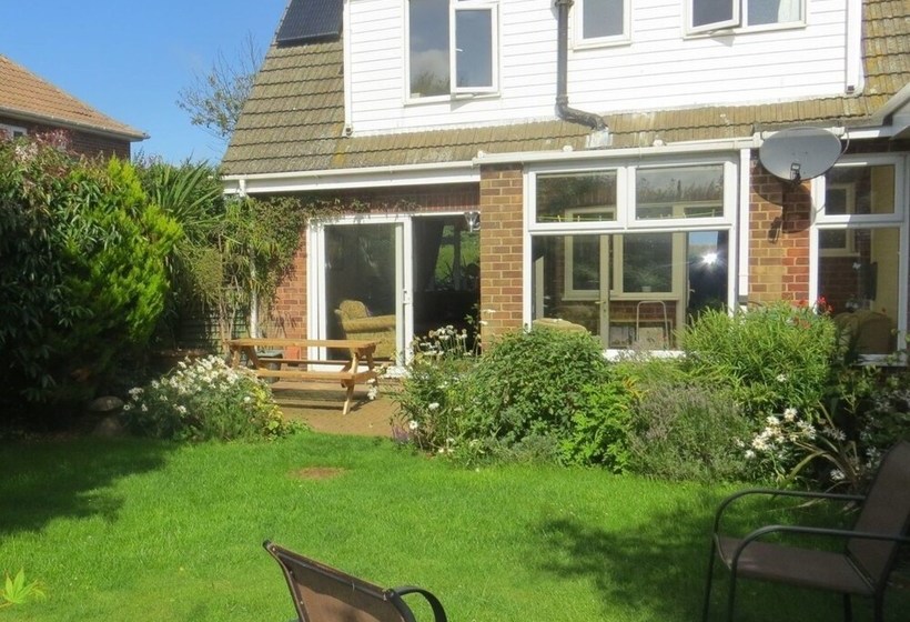 Rowan House.......within 5 Minutes Of Clifftops