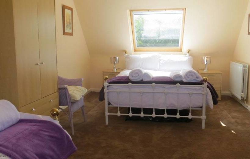 Rowan House.......within 5 Minutes Of Clifftops