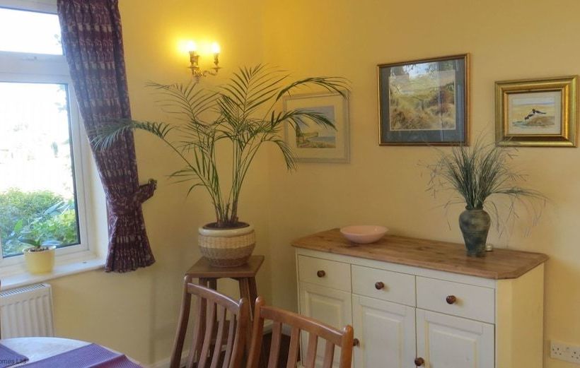 Rowan House.......within 5 Minutes Of Clifftops