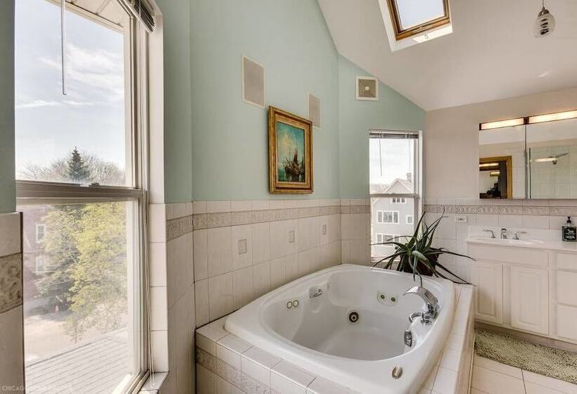 The Irving Masterpiece Near Wrigley Field