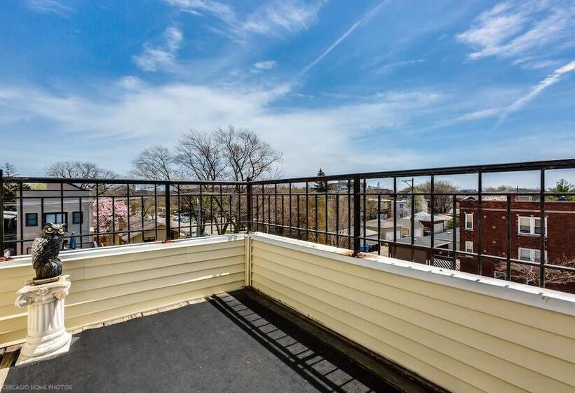 The Irving Masterpiece Near Wrigley Field