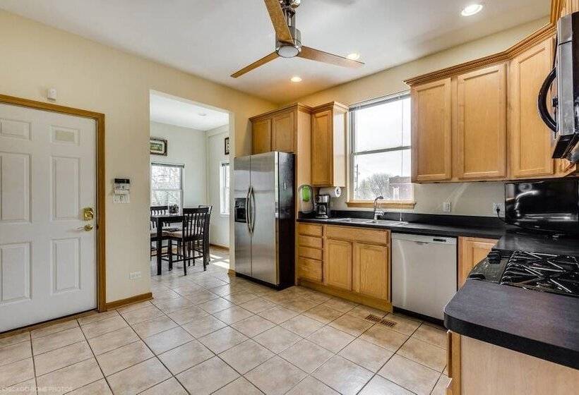 The Irving Masterpiece Near Wrigley Field