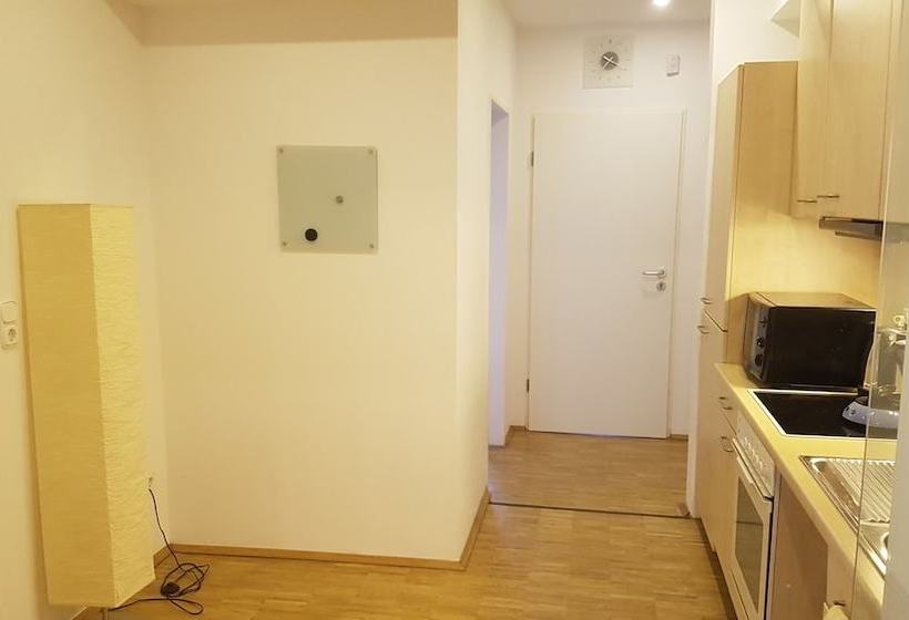 Wohnen Im Souterrain Einer Villa