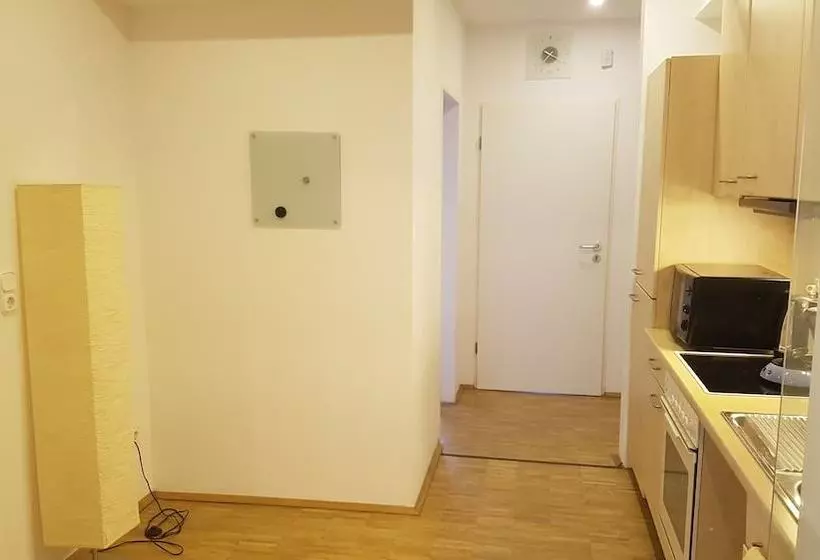 Wohnen Im Souterrain Einer Villa