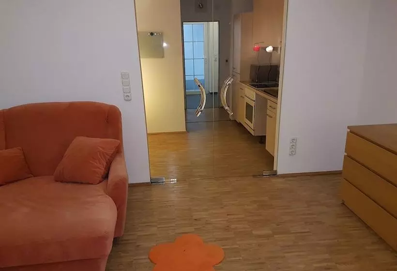 Wohnen Im Souterrain Einer Villa