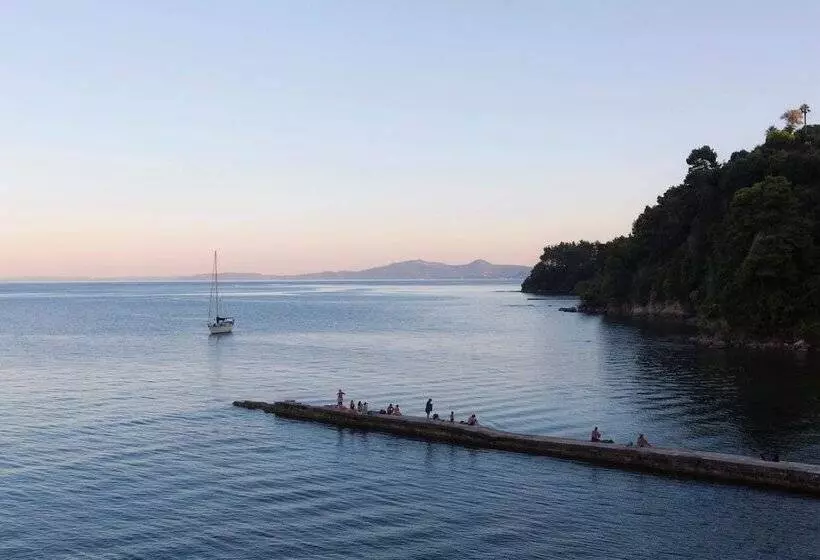 Casa Paleopolis Near Royal Baths Monrepo