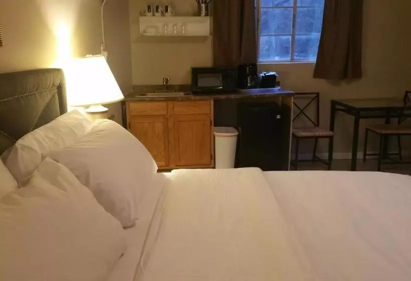 モーテル The Happy Hollow