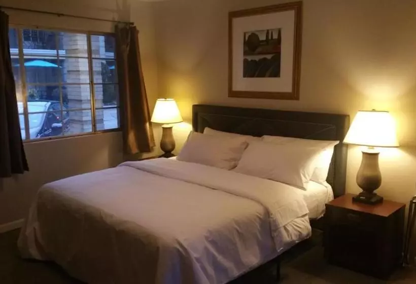 モーテル The Happy Hollow