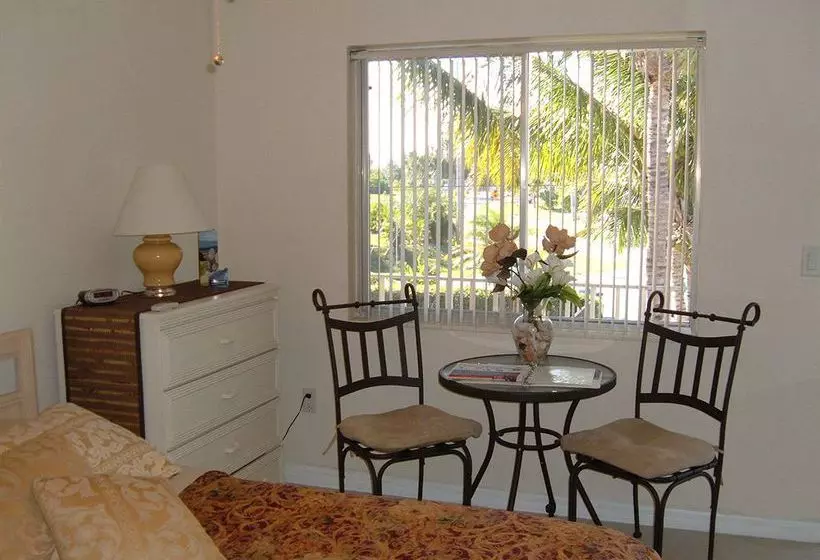 Hideaway Waterfront Resort &