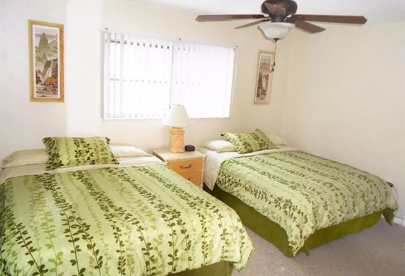 Hideaway Waterfront Resort &