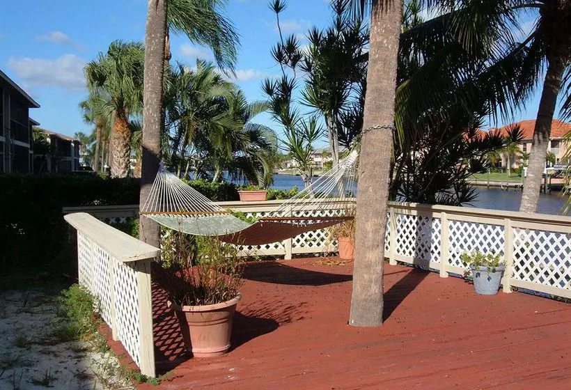 Hideaway Waterfront Resort &