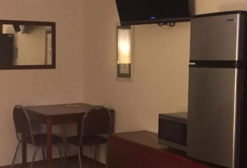 Highland Court Motel