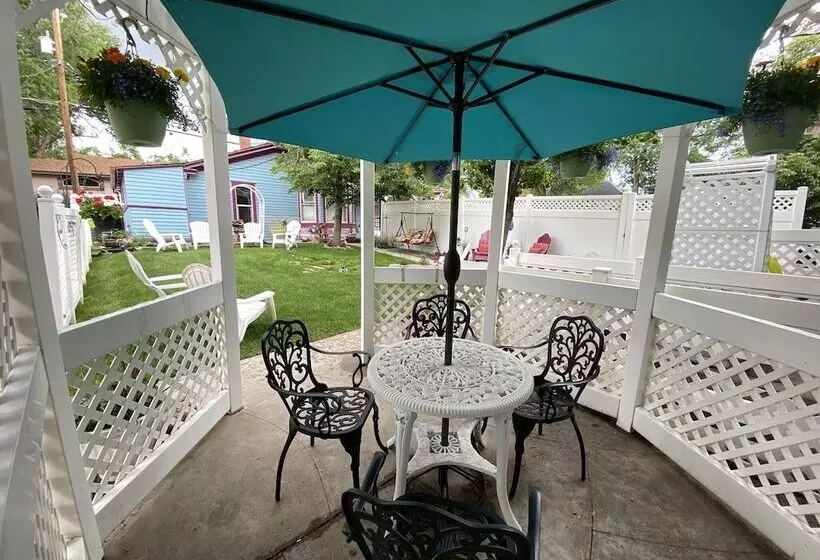 Holden House 1902 Bed & Breakfast Inn