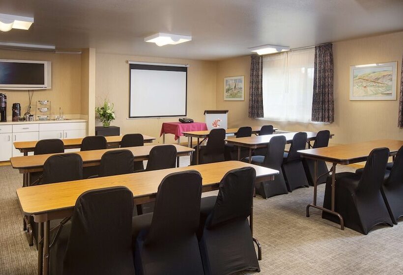 Szálloda Coast Hilltop Inn