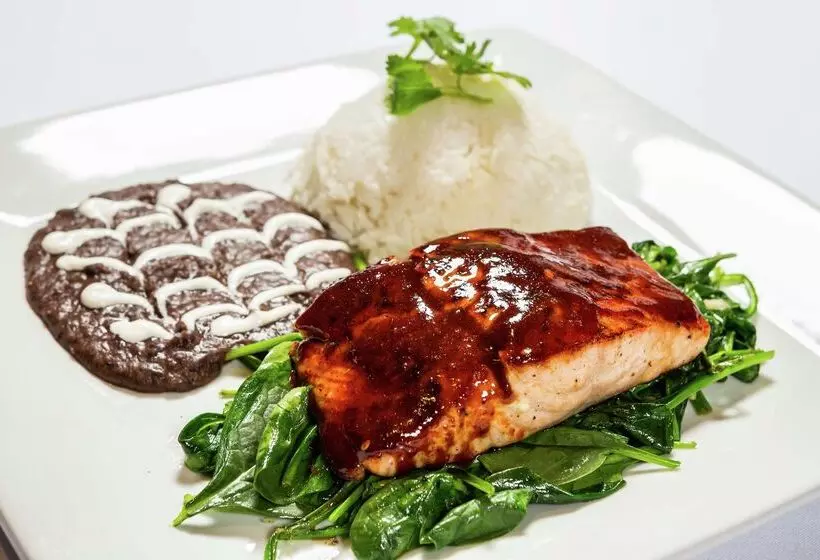 Hotelli Doubletree By Hilton  Carson