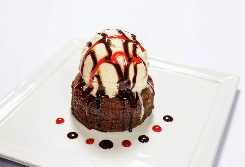 Hotelli Doubletree By Hilton  Carson