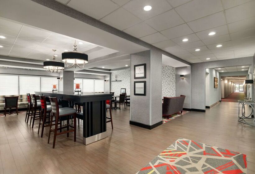 Отель Hampton Inn Simpsonville