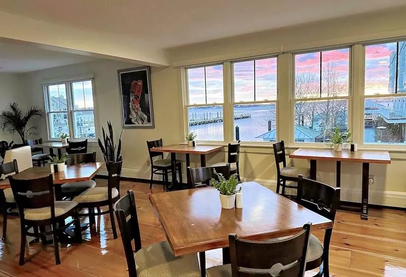 ホテル Harborside Inn