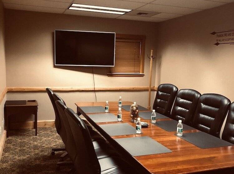 Отель Heathman Lodge