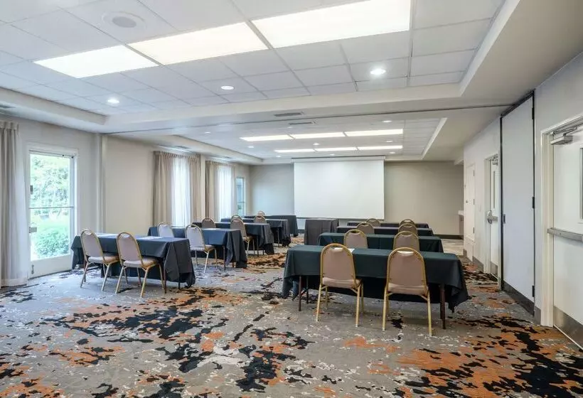 ホテル Hilton Garden Inn Louisville East