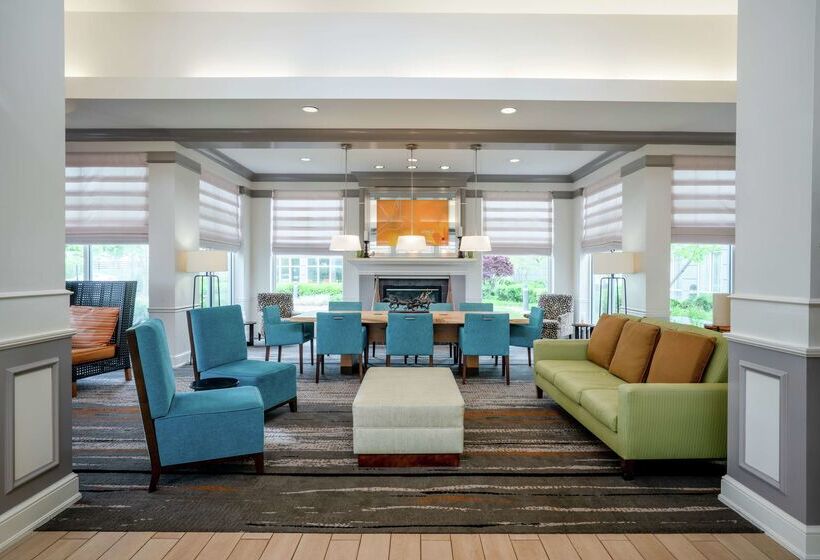 בית מלון כפרי Hilton Garden Inn Louisville East