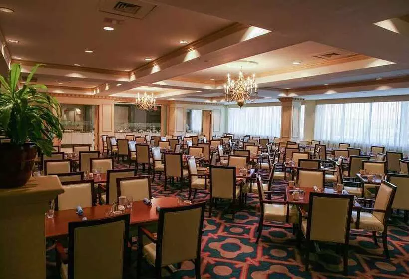 Отель Hilton Jackson