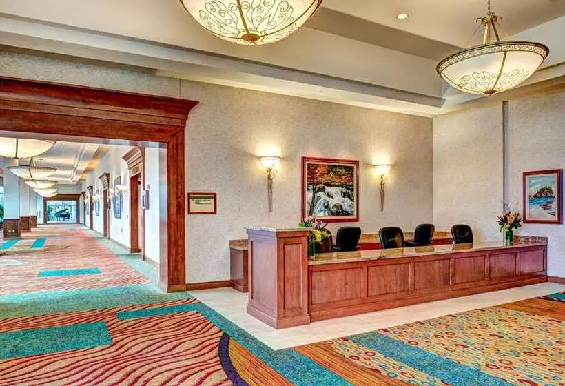 فندق Hilton Seattle Airport & Conference Center