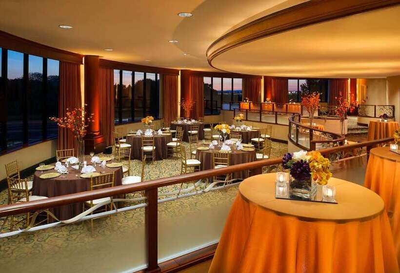 فندق Hilton Washington Dulles Airport