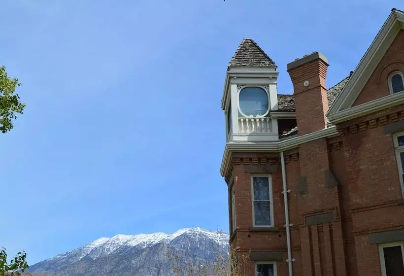 ホテル Hines Mansion