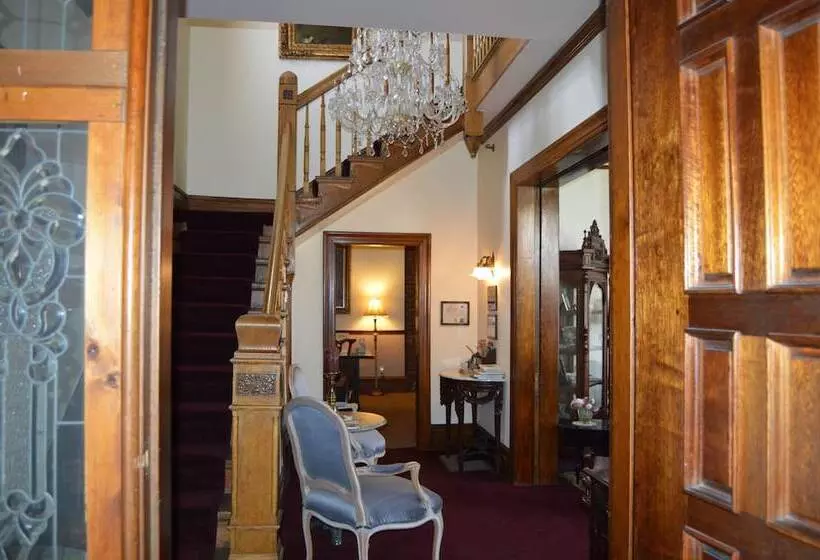 ホテル Hines Mansion