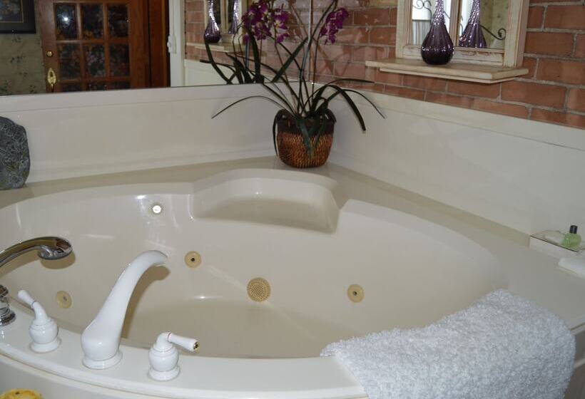 בית מלון כפרי Hines Mansion