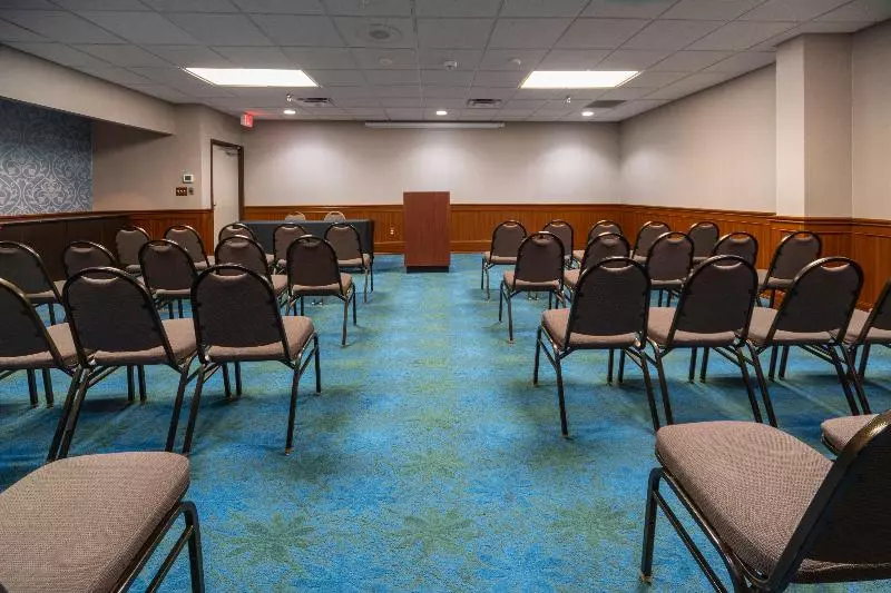 فندق Holiday Inn Louisville East   Hurstbourne, An Ihg