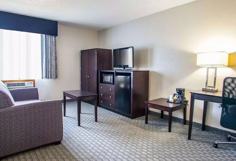 هتل Quality Inn & Suites Ankenydes Moines