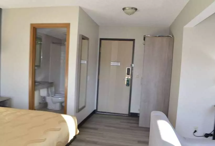 هتل Quality Inn & Suites Ankenydes Moines