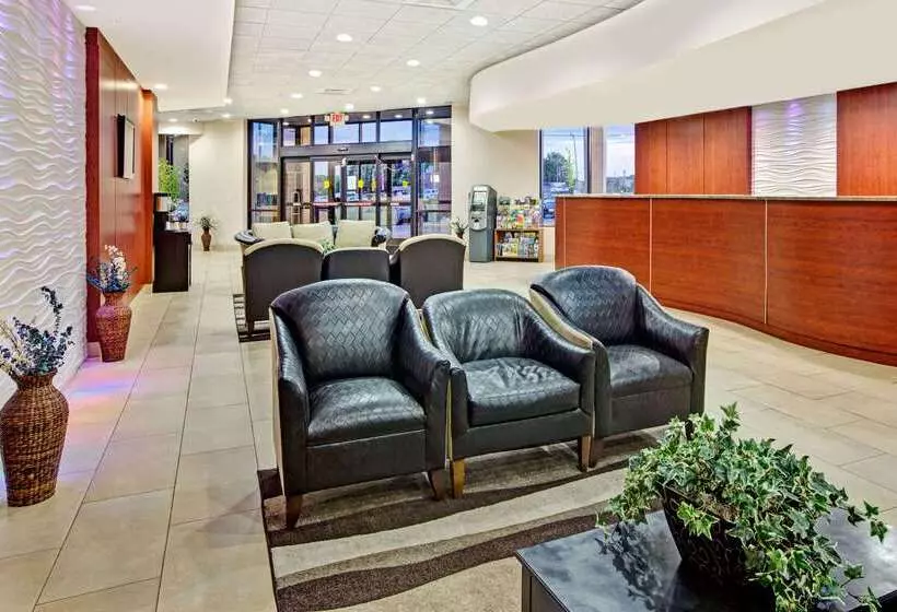 هتل Ramada By Wyndham Statesville