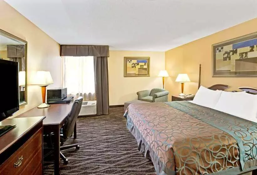 هتل Ramada By Wyndham Statesville
