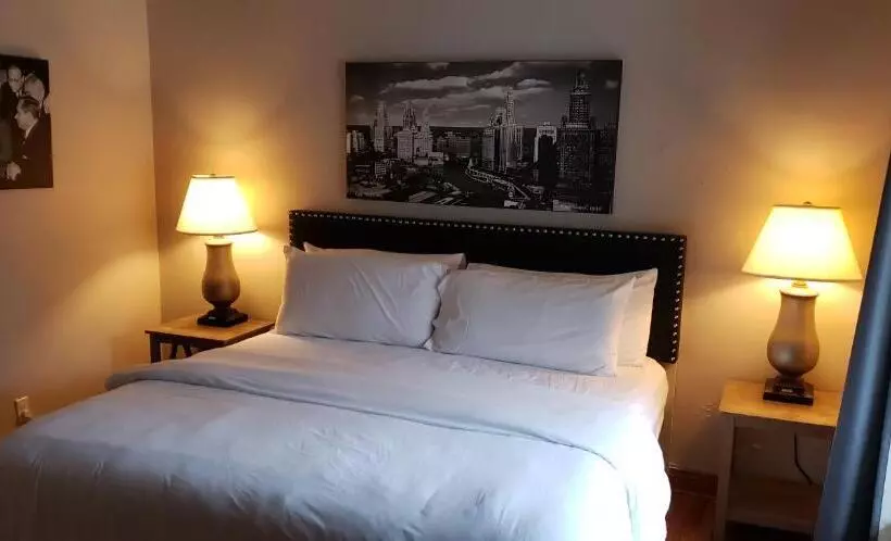 モーテル The Happy Hollow