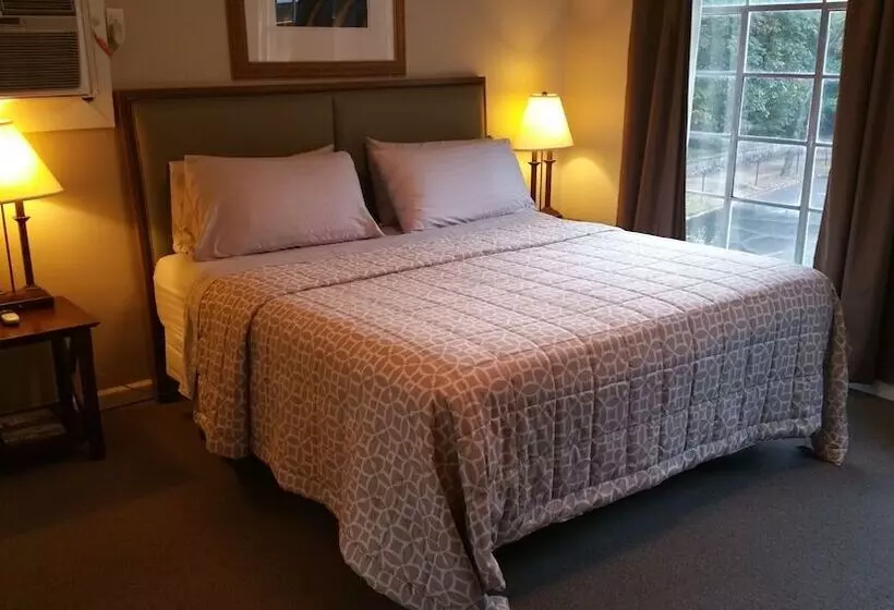 モーテル The Happy Hollow