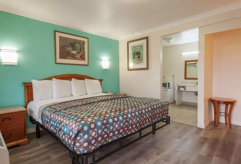 מוטל Vagabond Inn Hemet