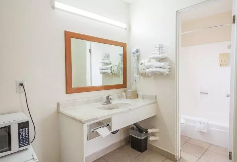 מוטל Vagabond Inn Hemet